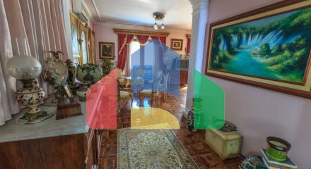 Семейный трехэтажный дом с видом на море и город в Баре, Шушань