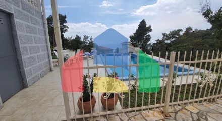 Three-storey villa with a swimming pool in the city of Bar, Green Belt area.