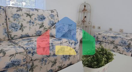 Трёхэтажная вилла с бассейном в городе Бар, район Зеленый Пояс.