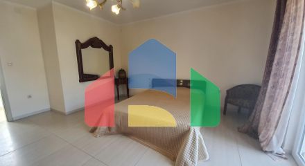 Трёхэтажная вилла с бассейном в городе Бар, район Зеленый Пояс.