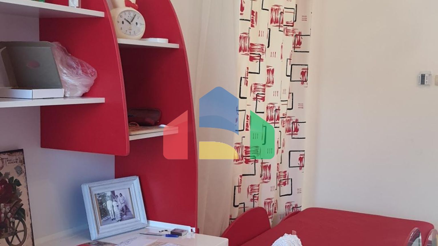 Трёхэтажная вилла с бассейном в городе Бар, район Зеленый Пояс.