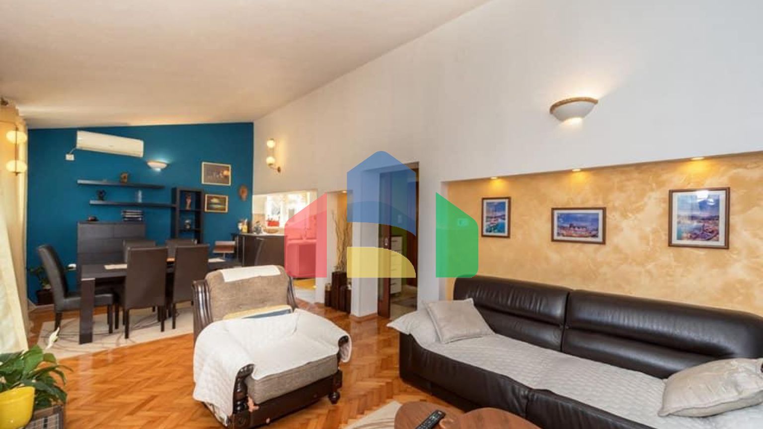 Просторная квартира дуплекс в центре Бара, Македонско Населье