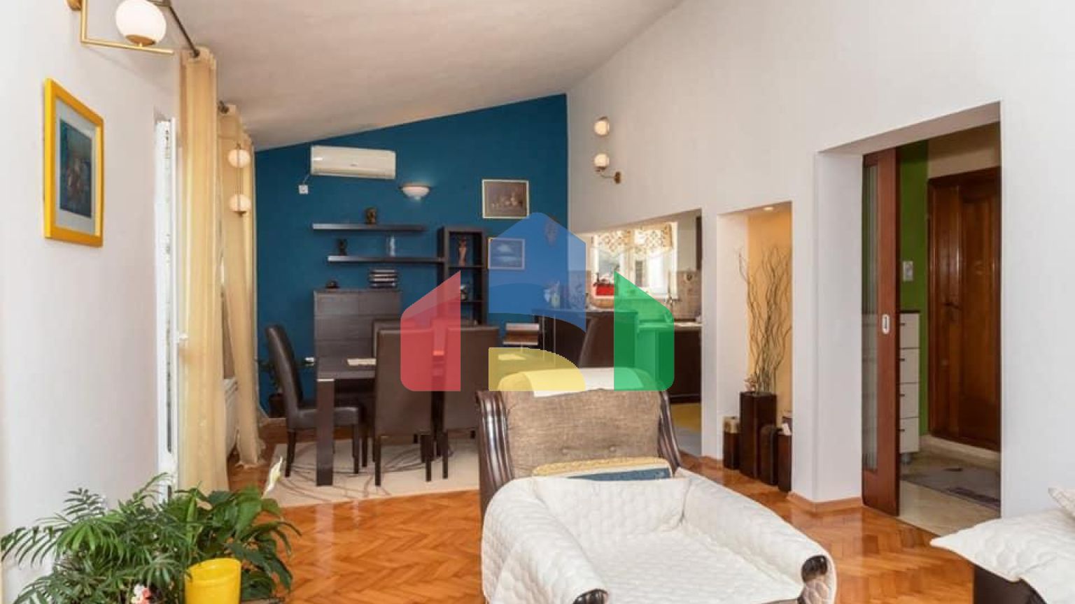 Просторная квартира дуплекс в центре Бара, Македонско Населье