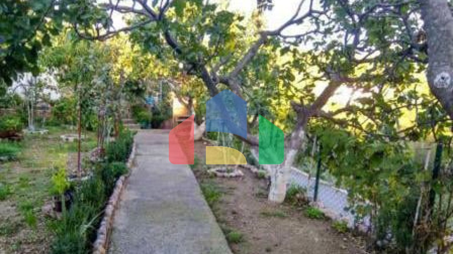 Одноэтажный дом с большим участком в Шушани, Бар