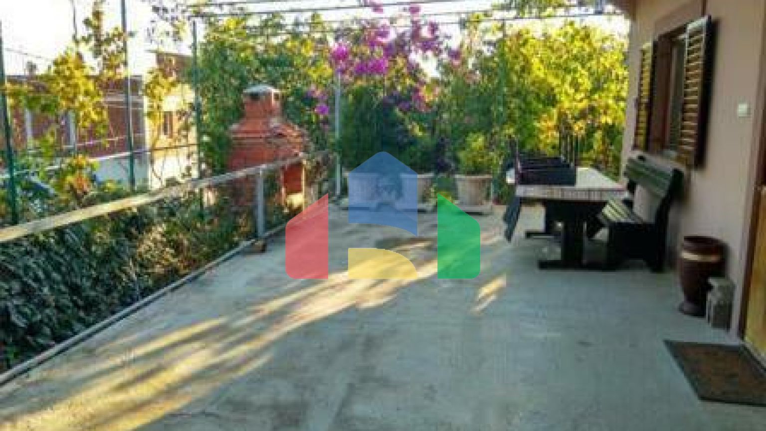 Одноэтажный дом с большим участком в Шушани, Бар