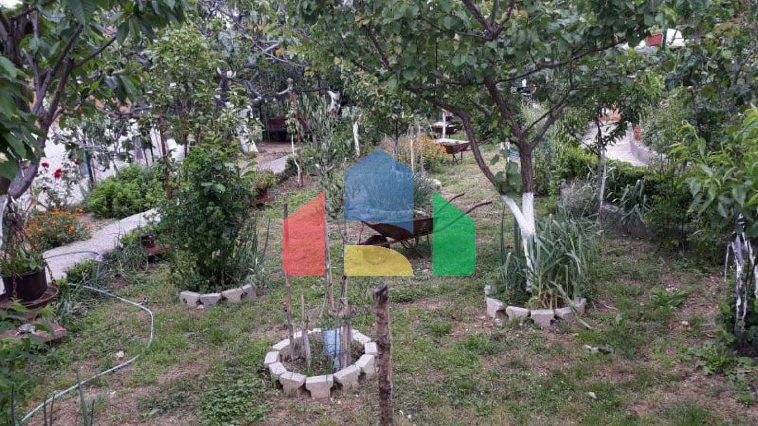 Одноэтажный дом с большим участком в Шушани, Бар