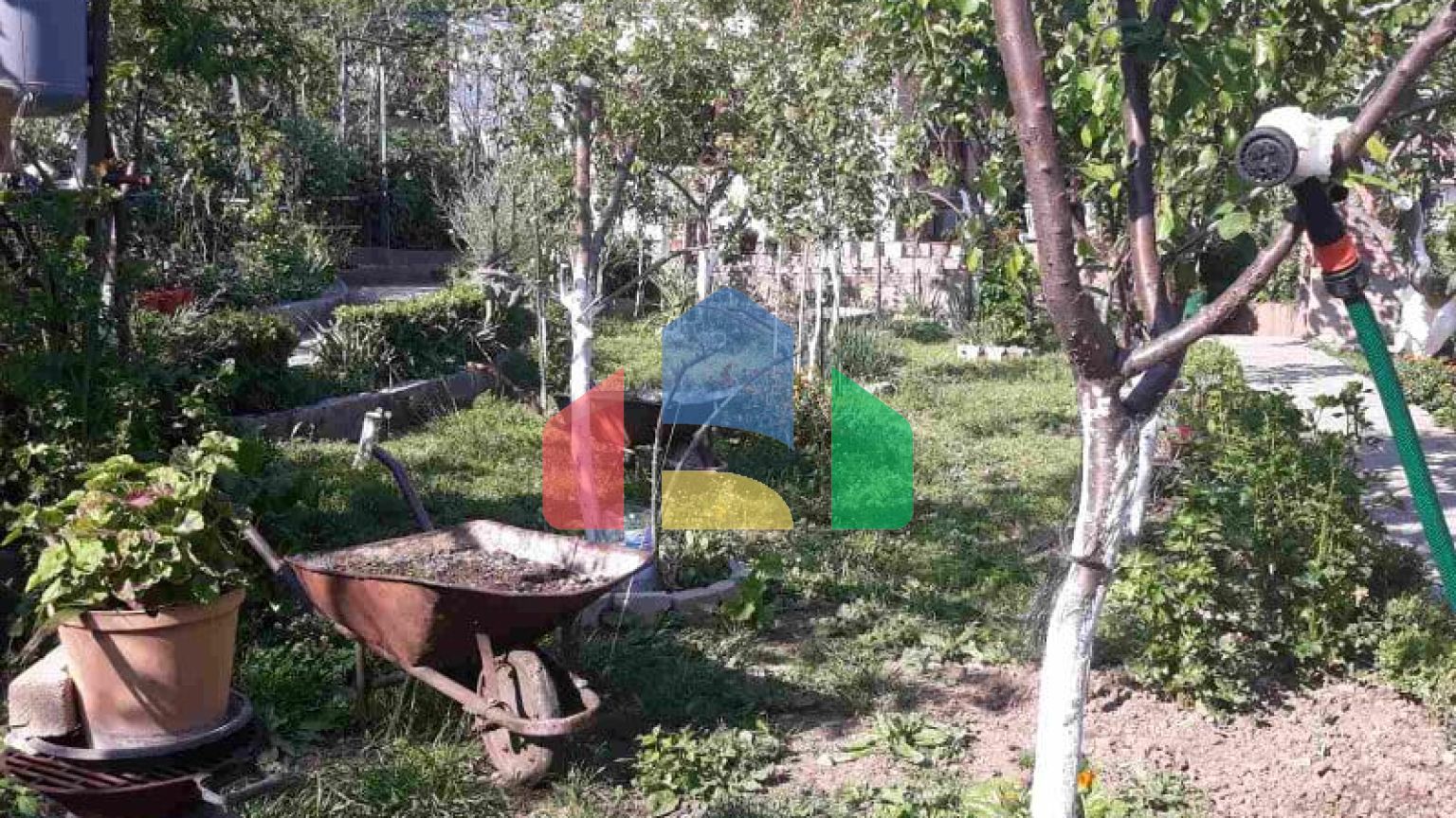 Одноэтажный дом с большим участком в Шушани, Бар