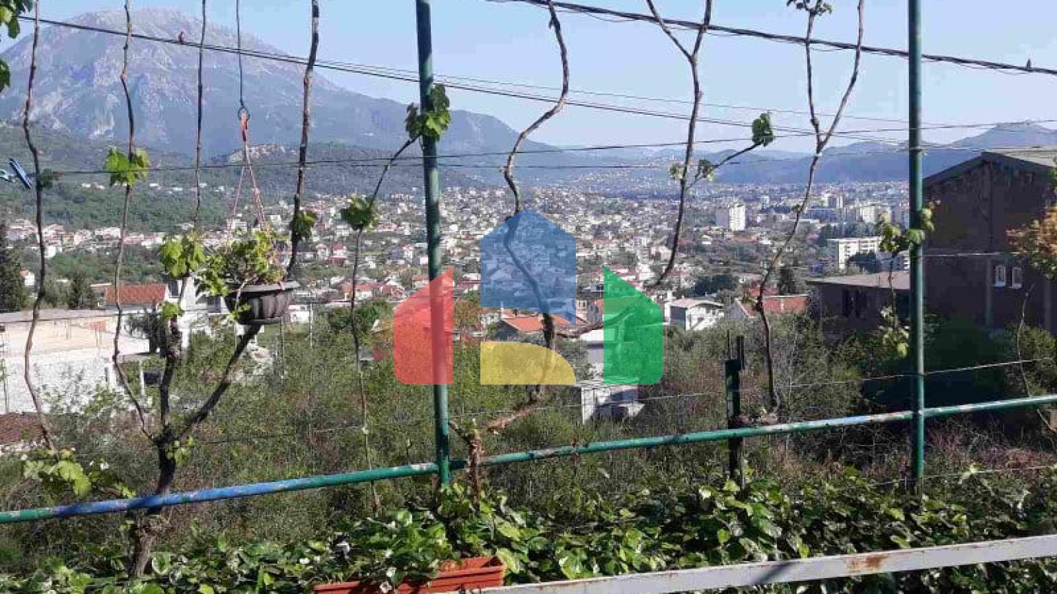 Одноэтажный дом с большим участком в Шушани, Бар