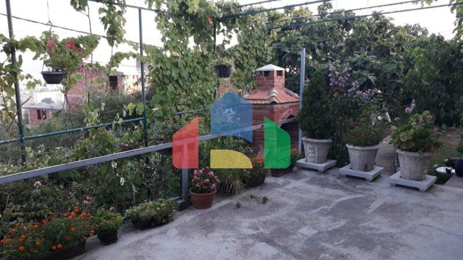 Одноэтажный дом с большим участком в Шушани, Бар