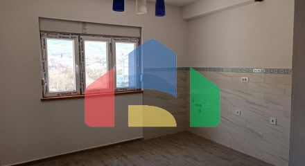 Apartment in a small apartment building in Shushan, Bar.