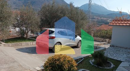 Дом в Шушани, город Бар с видом на горы и город.