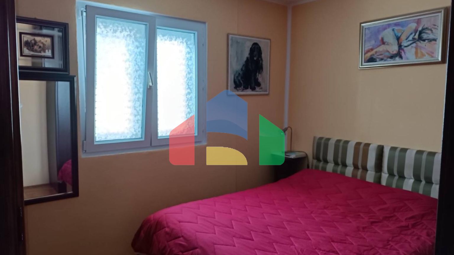 Дом в Шушани, город Бар с видом на горы и город.