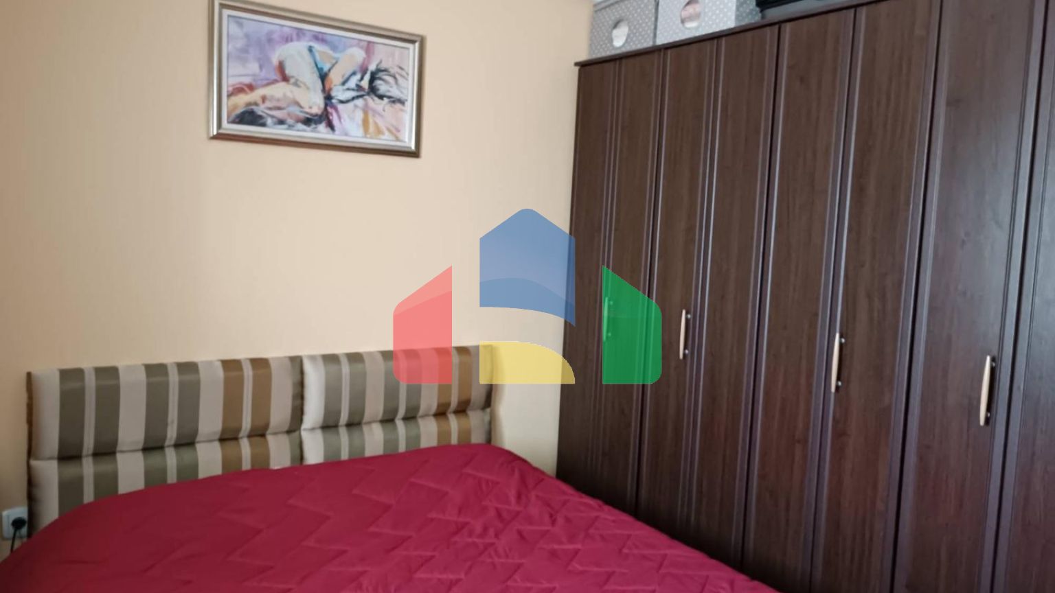 Дом в Шушани, город Бар с видом на горы и город.