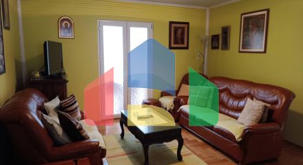 Дом в Шушани, город Бар с видом на горы и город.