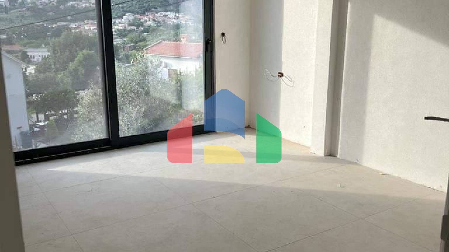 Четыре новые виллы в маслиновой роще в городе Бар