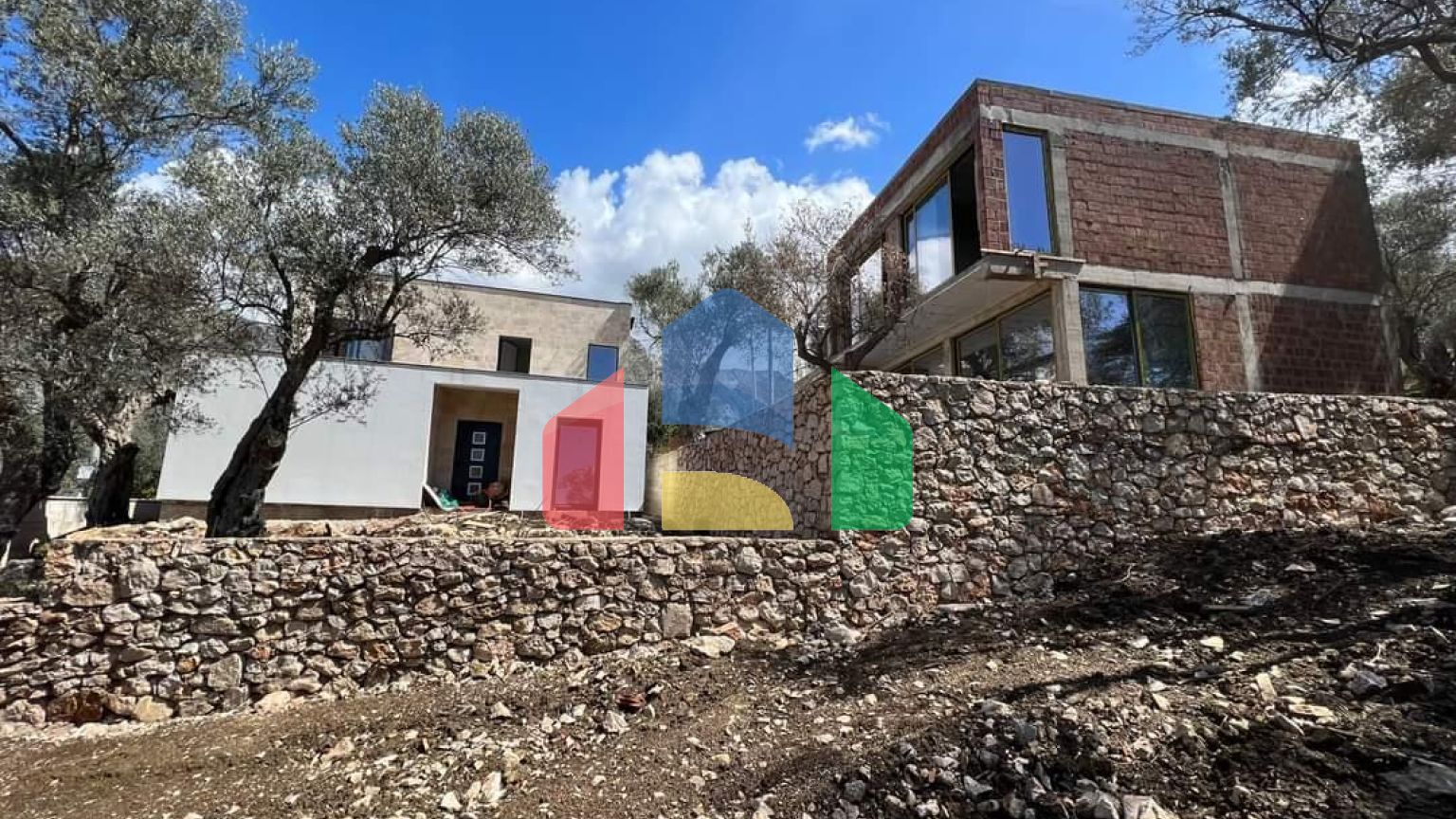 Четыре новые виллы в маслиновой роще в городе Бар