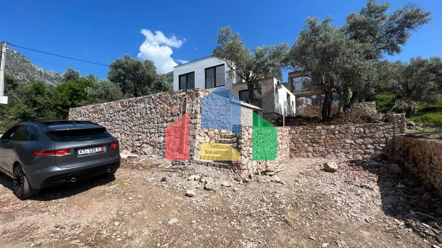 Четыре новые виллы в маслиновой роще в городе Бар