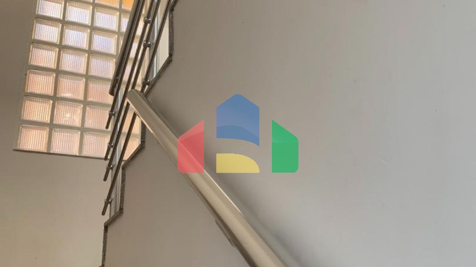 Трехэтажный дом в посёлке Ратац