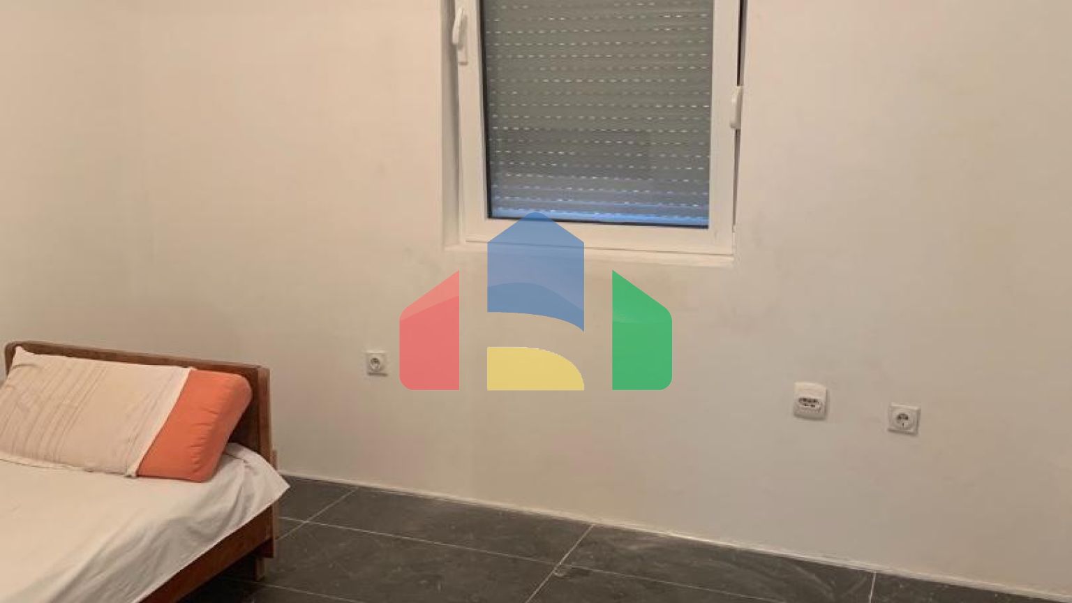 Трехэтажный дом в посёлке Ратац