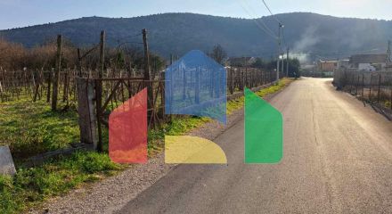 Large flat plot of land in Pole, Bar Riviera.