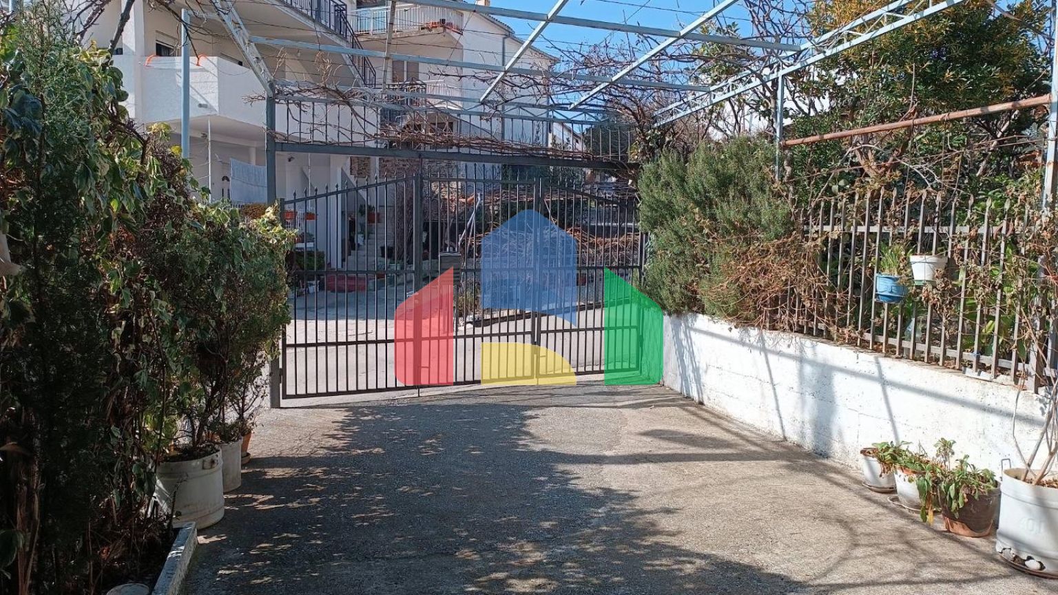 Дом в Шушани с садом.