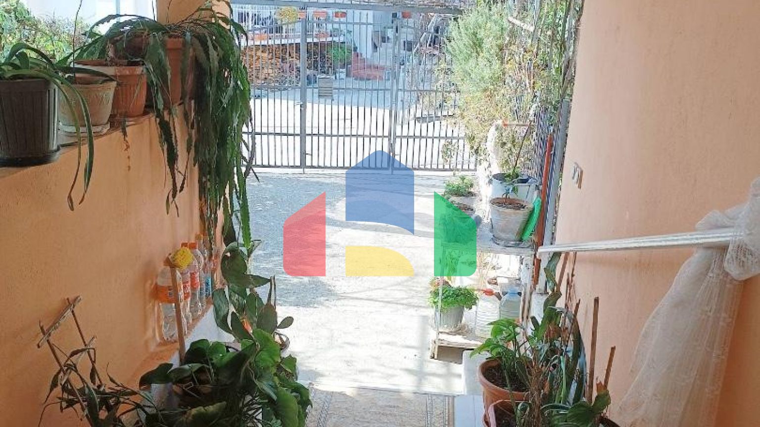 Дом в Шушани с садом.