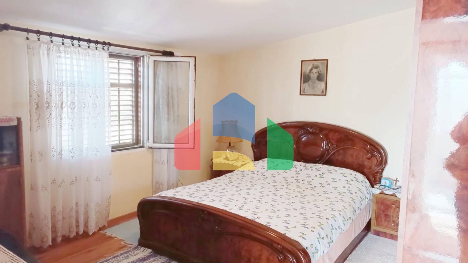 Дом в Шушани с садом.