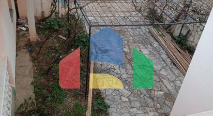 House with 4 apartments with sea views in Shushan, Bar.