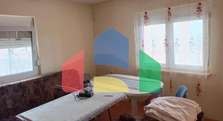 House with 4 apartments with sea views in Shushan, Bar.