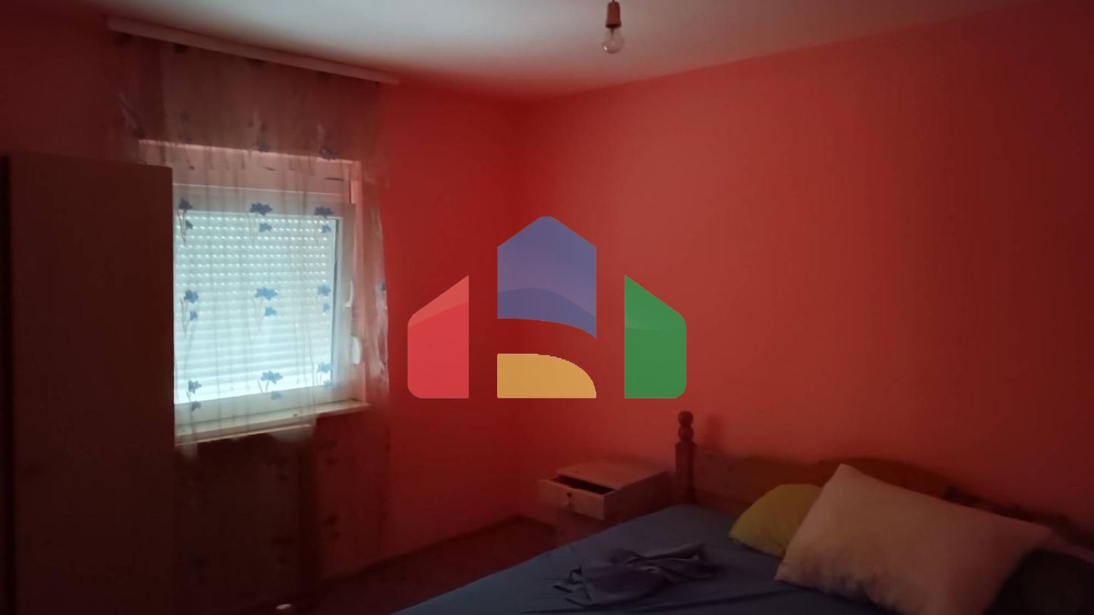 Дом с 4 апартаментами с видом на море в Шушане, город Бар.