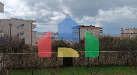 Дом с 4 апартаментами с видом на море в Шушане, город Бар.