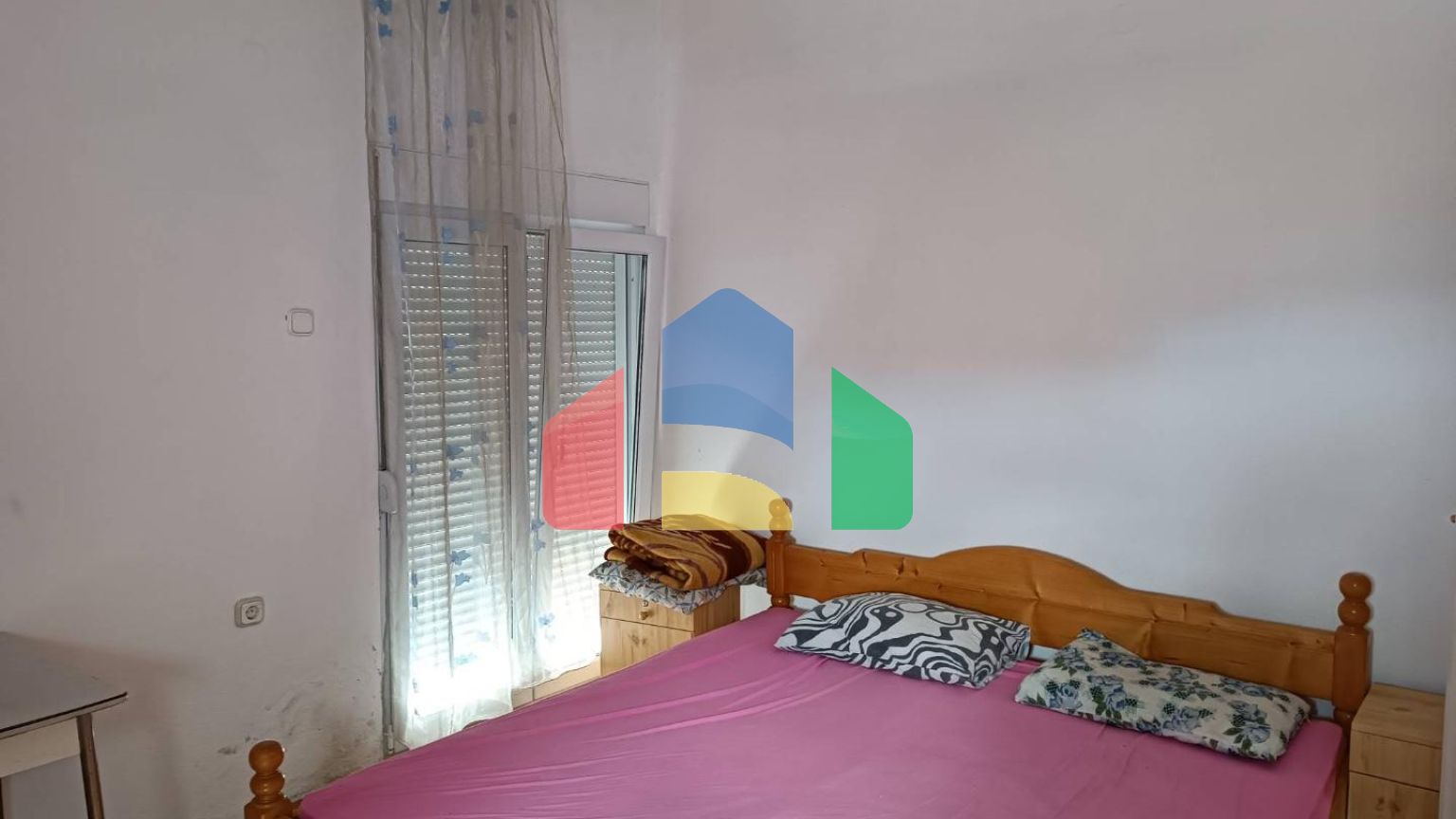 Дом с 4 апартаментами с видом на море в Шушане, город Бар.