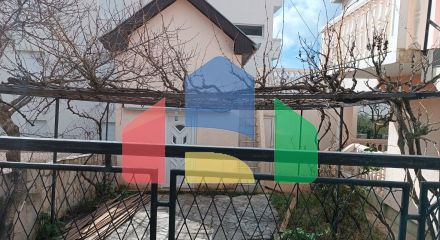 Дом с 4 апартаментами с видом на море в Шушане, город Бар.