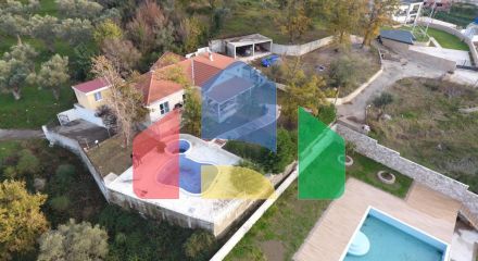 Вилла с бассейном и гостевым домом в Баре