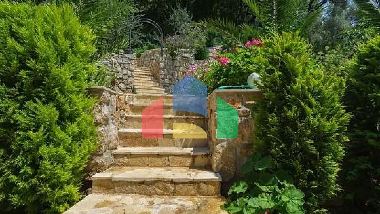 Семейная вилла с бассейном и сауной на Ратаце, Бар