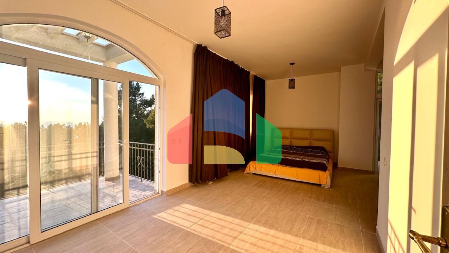 Вилла  в сосновом бору -  Зелёный пояс с видом на море.