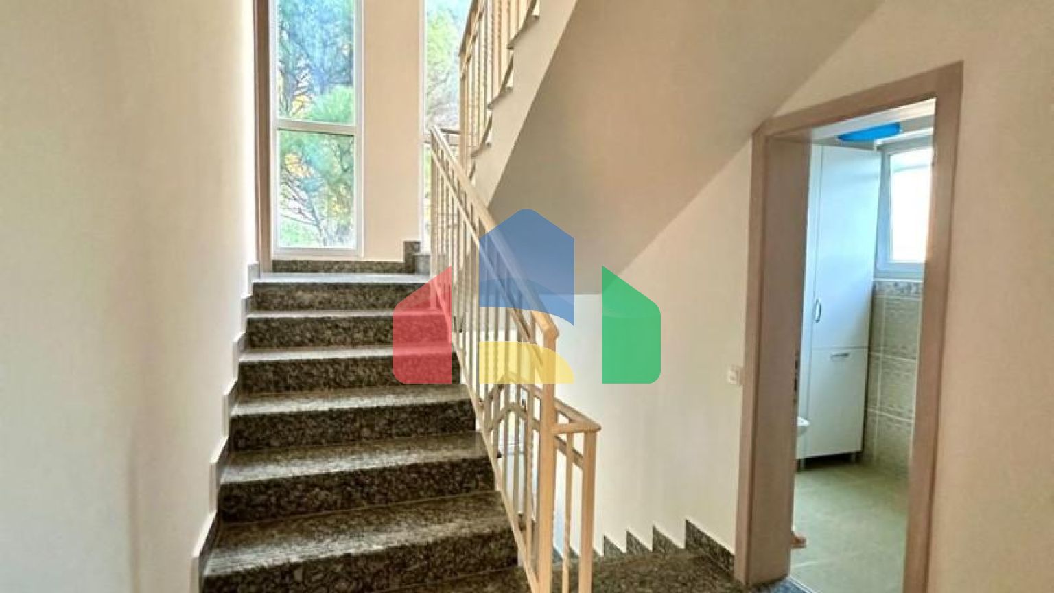 Вилла  в сосновом бору -  Зелёный пояс с видом на море.