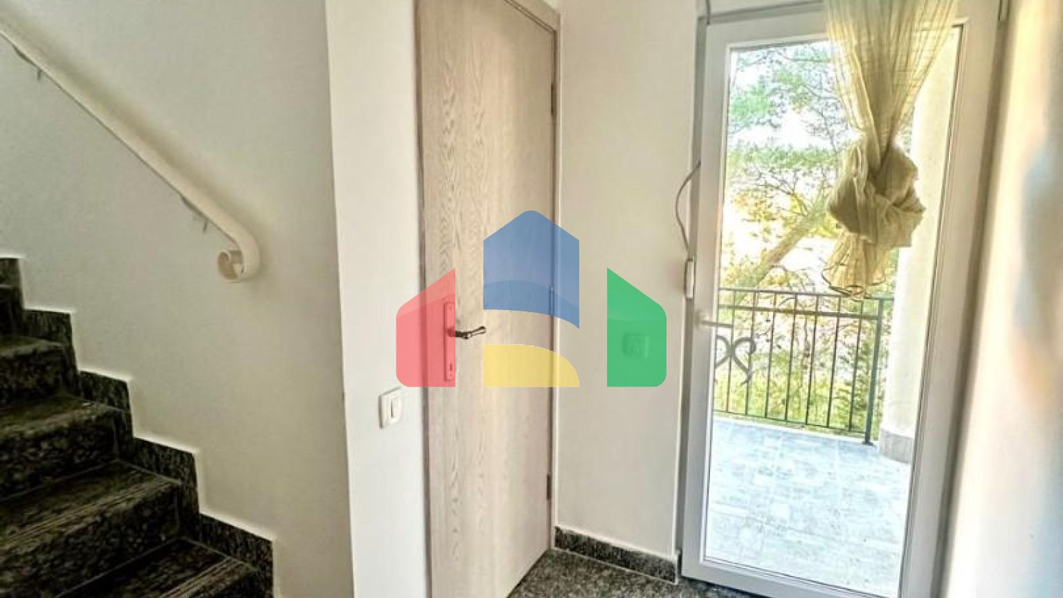 Вилла  в сосновом бору -  Зелёный пояс с видом на море.