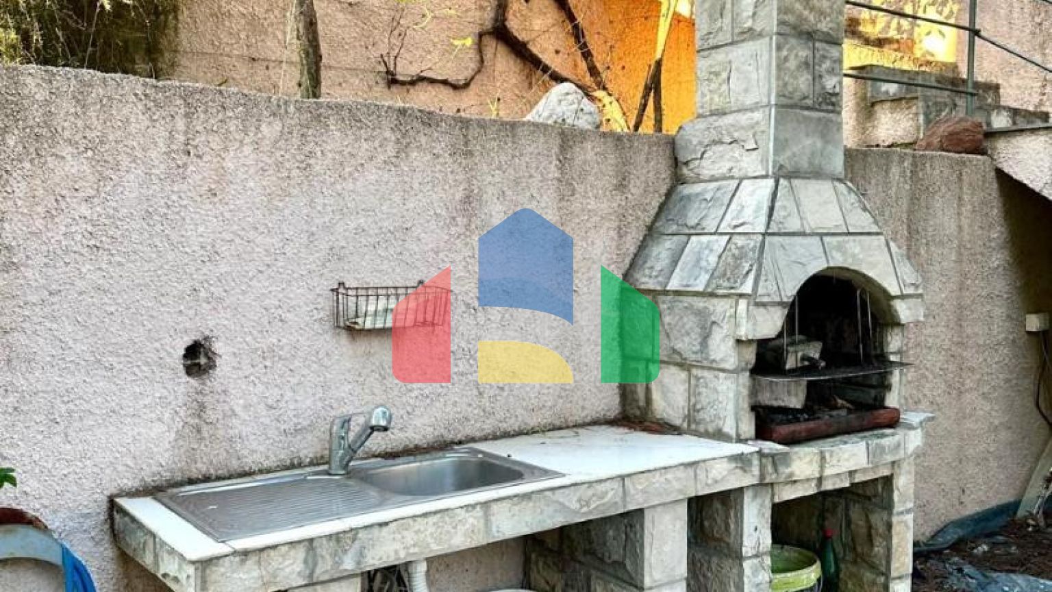 Вилла  в сосновом бору -  Зелёный пояс с видом на море.