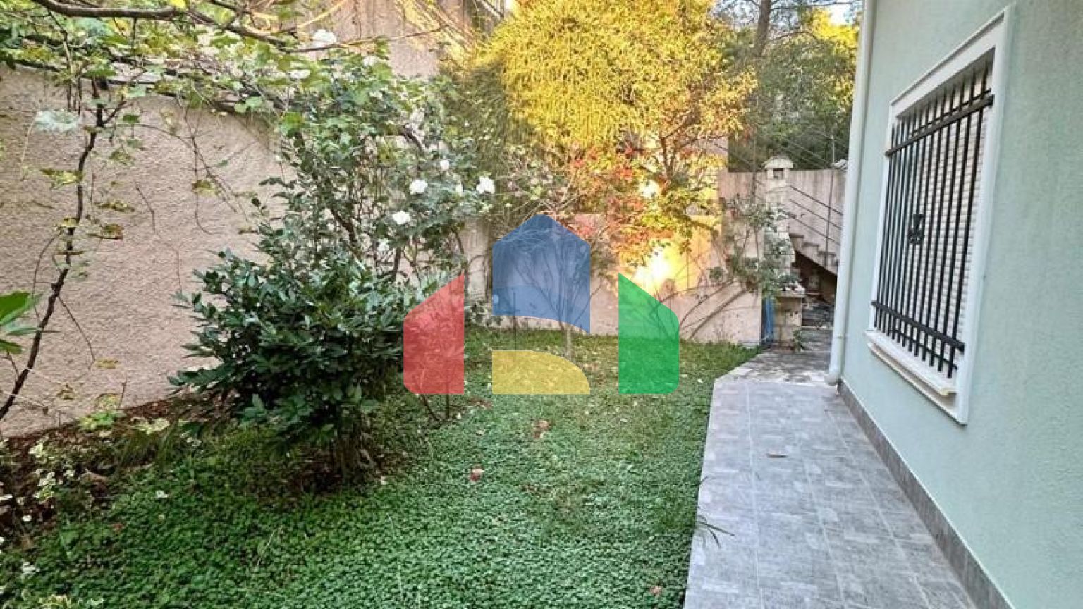 Вилла  в сосновом бору -  Зелёный пояс с видом на море.