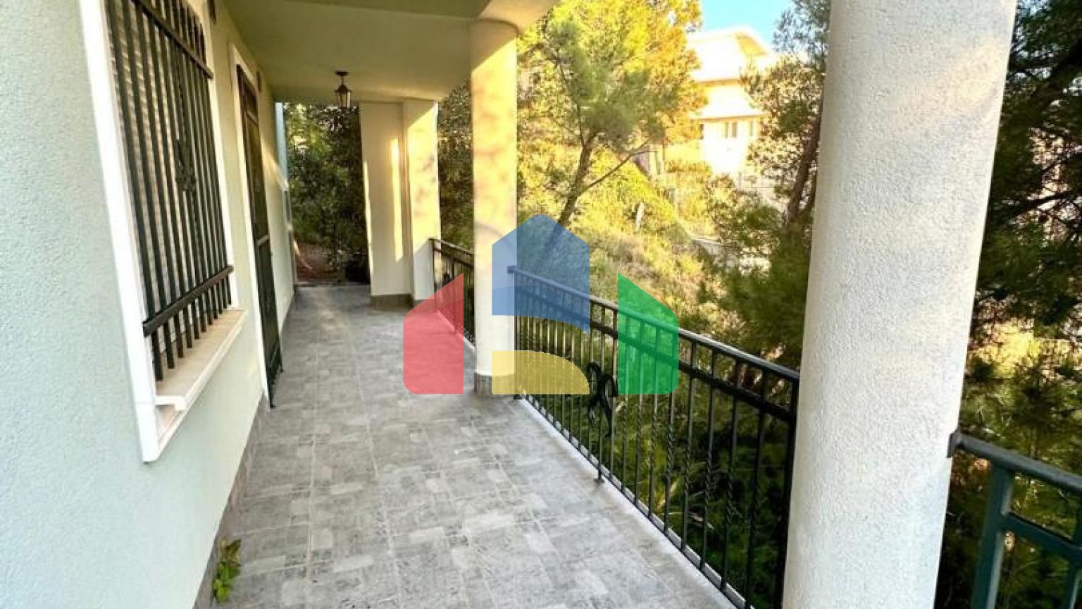 Вилла  в сосновом бору -  Зелёный пояс с видом на море.