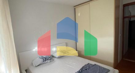 Apartment with 2 bedrooms in the building where Office Shoes.