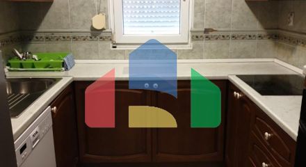 Apartment with 2 bedrooms in the building where Office Shoes.