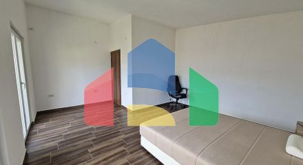 Трехэтажный дом с потрясающим видом в городе Бар. Трехэтажный дом с потрясающим видом в городе Бар.