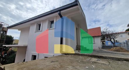 Новый двухэтажный дом в Зеленом Поясе, Бар