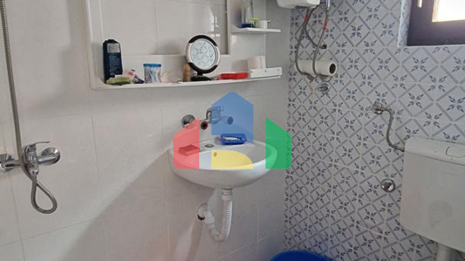 Новый двухэтажный дом в Зеленом Поясе, Бар