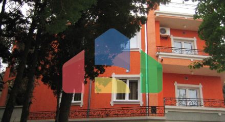 Трехэтажный дом с апартаментами в Шушани,Бар