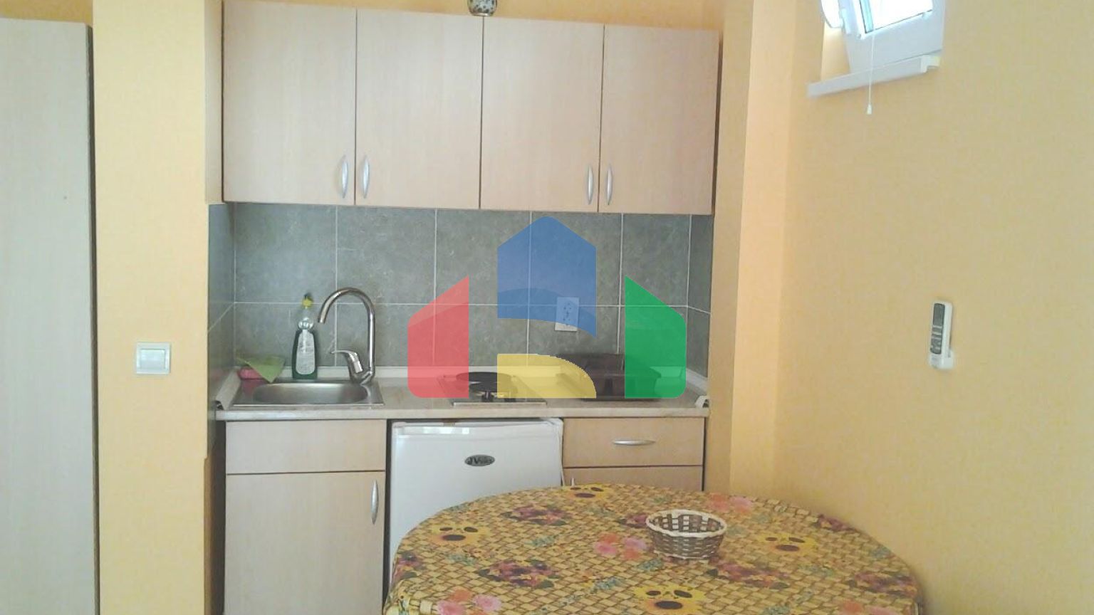 Трехэтажный дом с апартаментами в Шушани,Бар