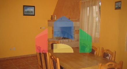 Трехэтажный дом с апартаментами в Шушани,Бар