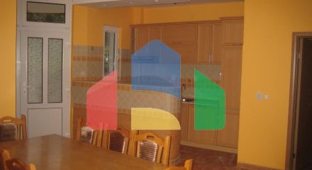 Трехэтажный дом с апартаментами в Шушани,Бар